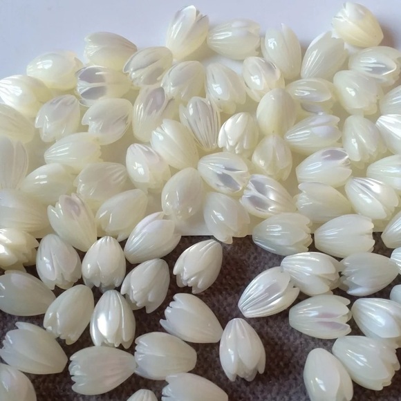 B20. Gorgeous Queen conch shells Mother of Pearl Pikake & Edison pearl Bracelet - Picture 7 of 10